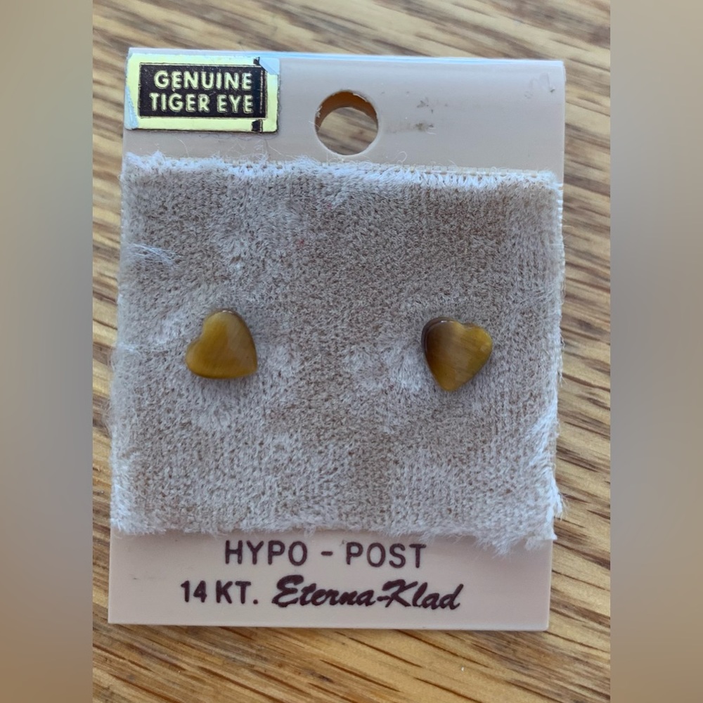 New Tiger-Eye Heart-Shaped Stud Pierced Earrings
